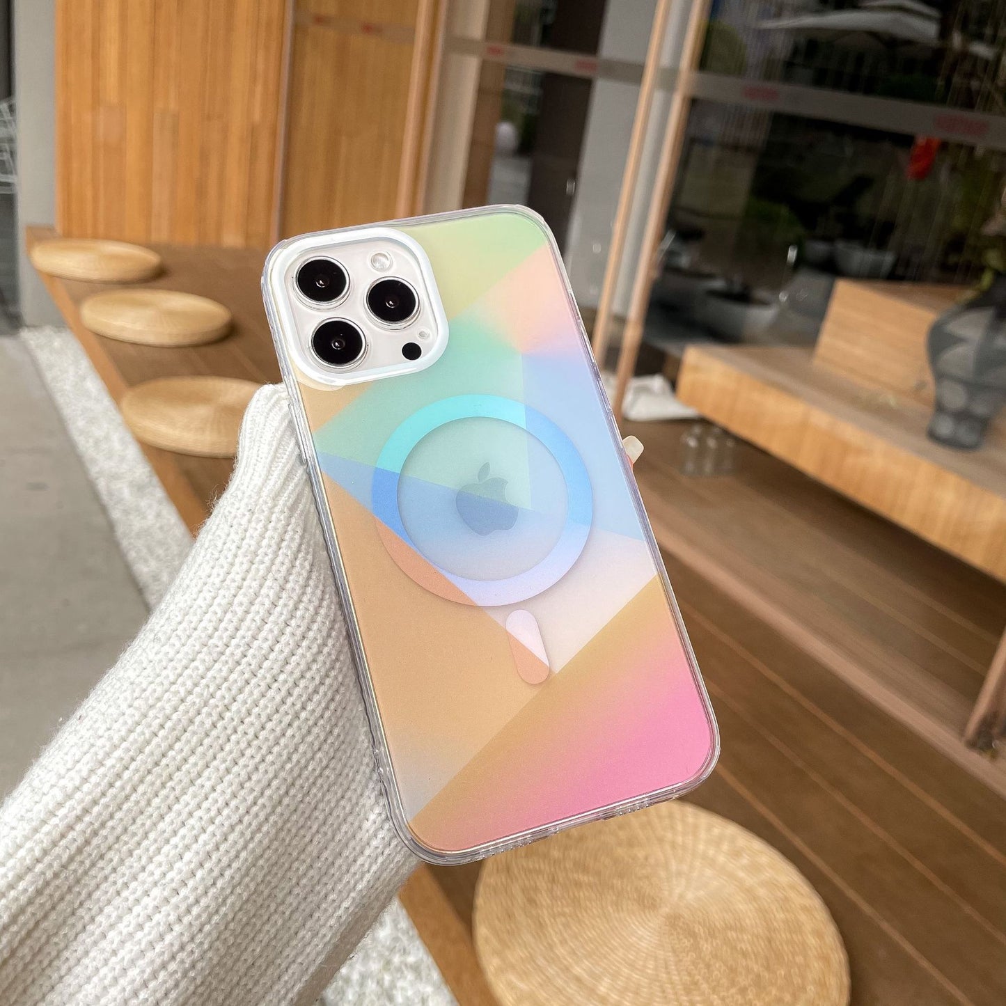 GRADIENT 3 MagSafe iPhone case